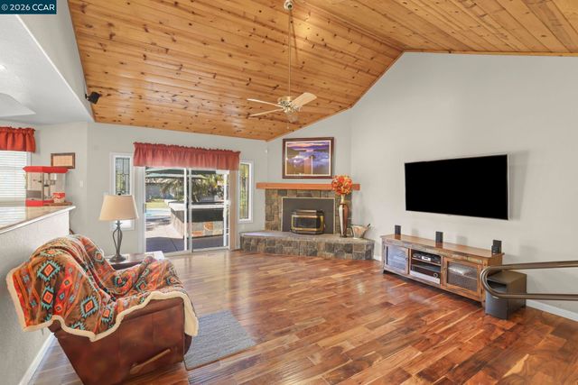 4321 Gold Run Dr, Oakley, CA 94561