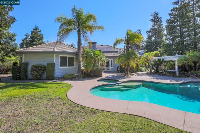 4321 Gold Run Dr, Oakley, CA 94561