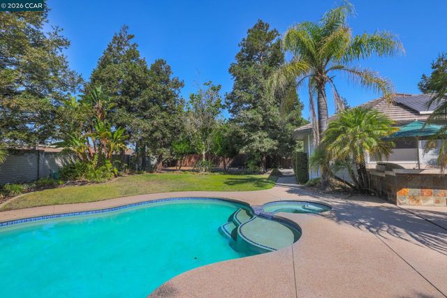 4321 Gold Run Dr, Oakley, CA 94561