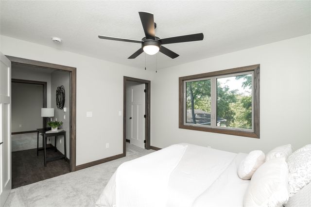 201 N 10th Street, Guthrie Center, IA 50115