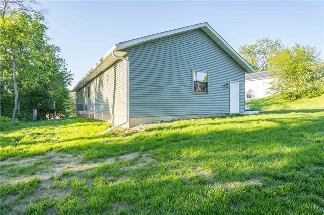 201 N 10th Street, Guthrie Center, IA 50115