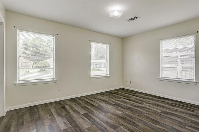 910 Trimm Avenue, Pasadena, TX 77502