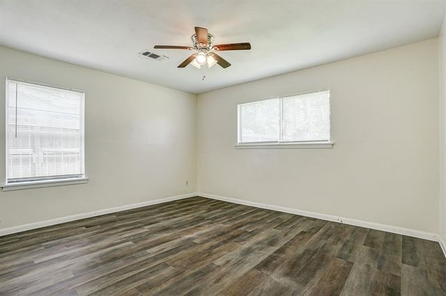 910 Trimm Avenue, Pasadena, TX 77502