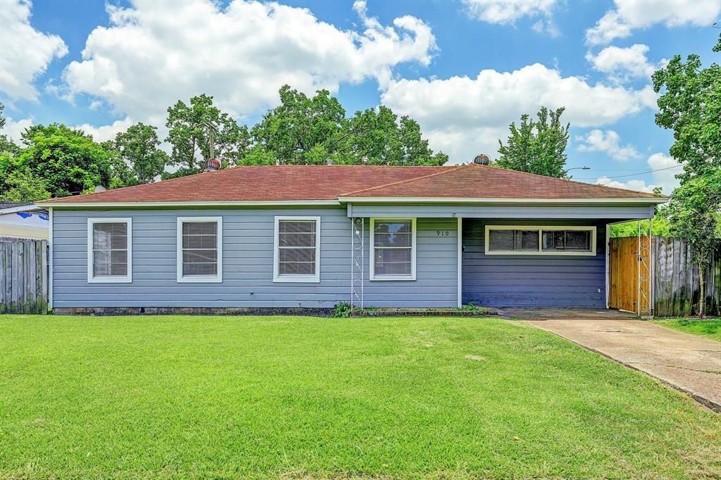 910 Trimm Avenue, Pasadena, TX 77502