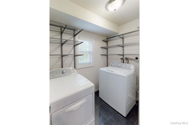 20 Overlook Drive 20, Farmingville, NY 11738