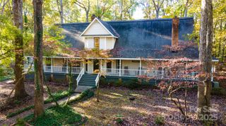 110 Amanda Drive, Matthews, NC 28104