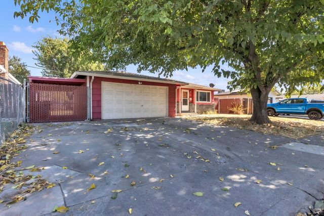 3266 Nareb St, Sacramento, CA 95838