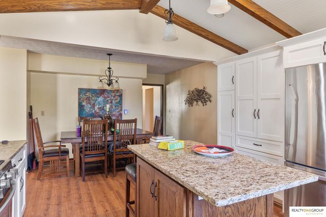 2803 S 105th Avenue, Omaha, NE 68124