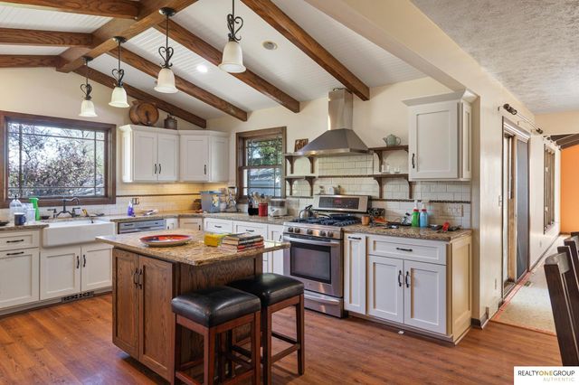2803 S 105th Avenue, Omaha, NE 68124