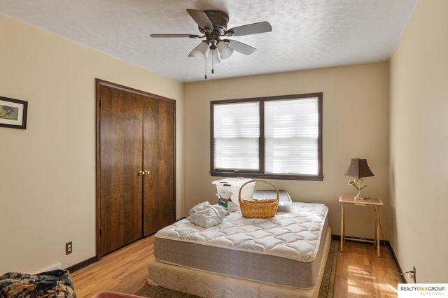 2803 S 105th Avenue, Omaha, NE 68124