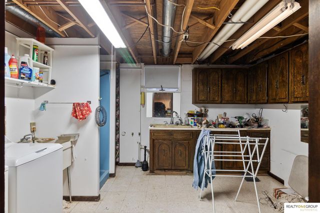 2803 S 105th Avenue, Omaha, NE 68124