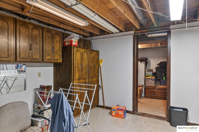 2803 S 105th Avenue, Omaha, NE 68124