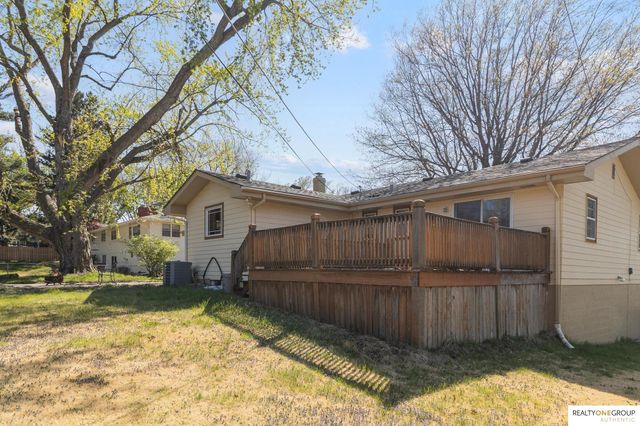 2803 S 105th Avenue, Omaha, NE 68124