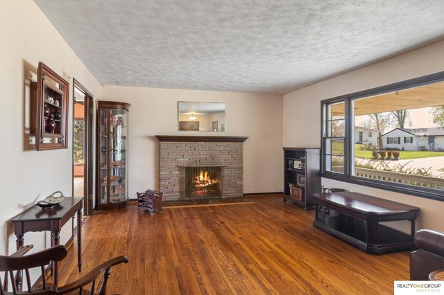 2803 S 105th Avenue, Omaha, NE 68124