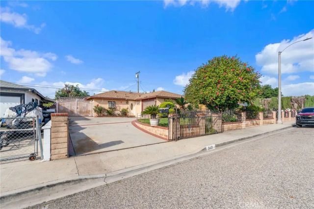 2417 Notre Dame, Pomona, CA 91766