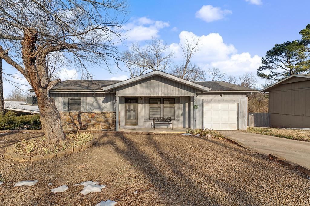 10 Brightling Lane, Bella Vista, AR 72715