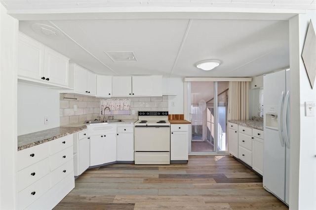 1934 SHADY COVE, Holiday, FL 34691