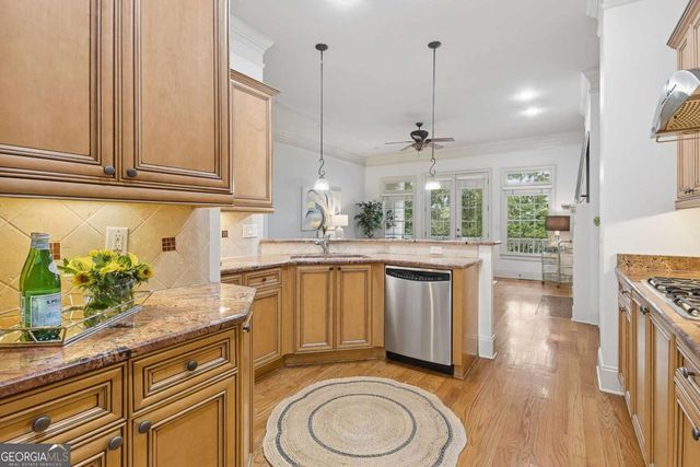 997 Pearl Point, Sandy Springs, GA 30328
