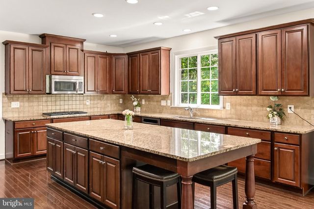 8901 HARGROVE CT, Fairfax, VA 22031