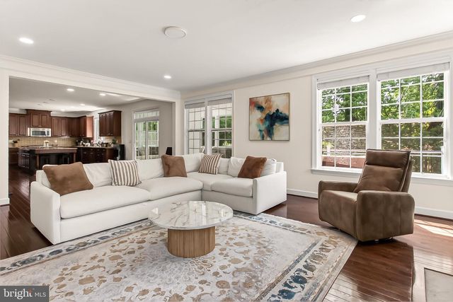 8901 HARGROVE CT, Fairfax, VA 22031