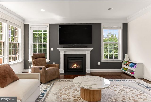 8901 HARGROVE CT, Fairfax, VA 22031