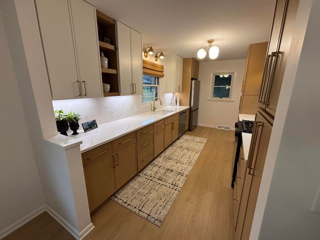 2135 Apple Avenue NW, Grand Rapids, MI 49504