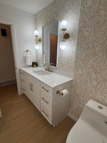 2135 Apple Avenue NW, Grand Rapids, MI 49504