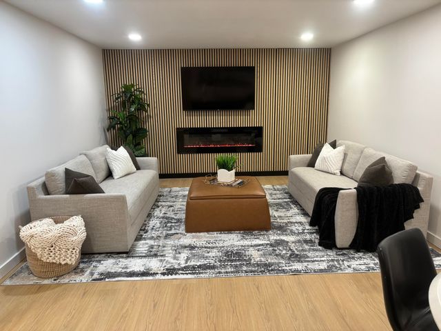 2135 Apple Avenue NW, Grand Rapids, MI 49504