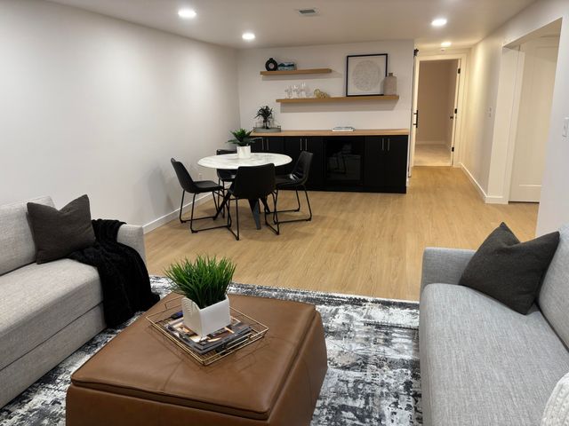 2135 Apple Avenue NW, Grand Rapids, MI 49504