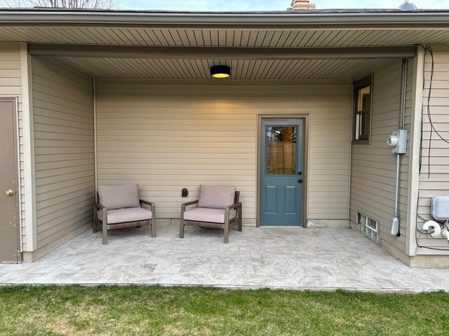 2135 Apple Avenue NW, Grand Rapids, MI 49504