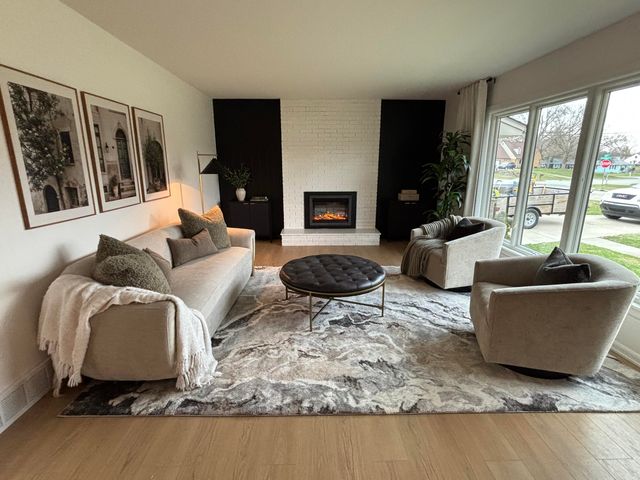 2135 Apple Avenue NW, Grand Rapids, MI 49504