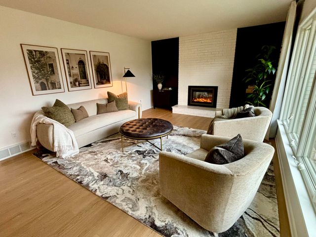 2135 Apple Avenue NW, Grand Rapids, MI 49504