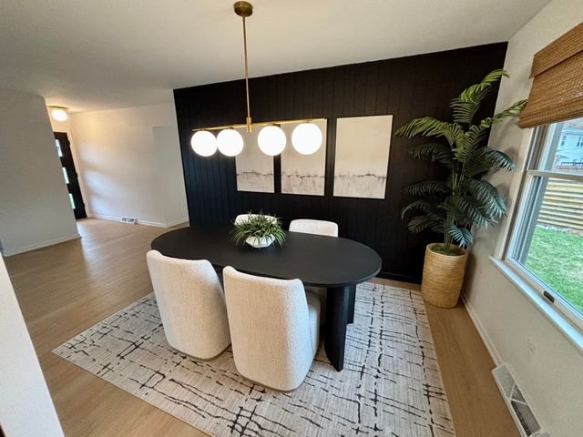 2135 Apple Avenue NW, Grand Rapids, MI 49504