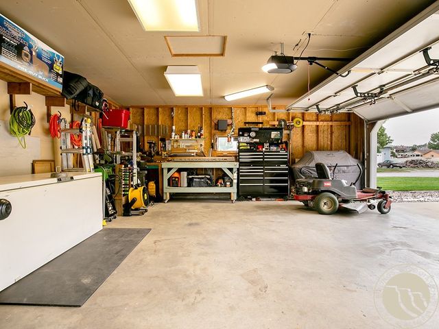 1054 J T Lane, Billings, MT 59101