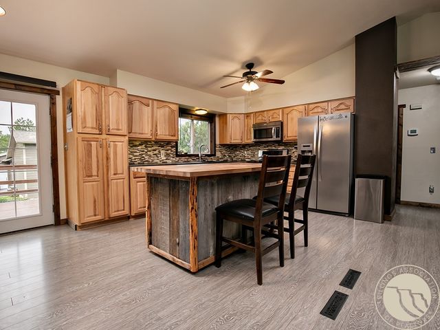 1054 J T Lane, Billings, MT 59101