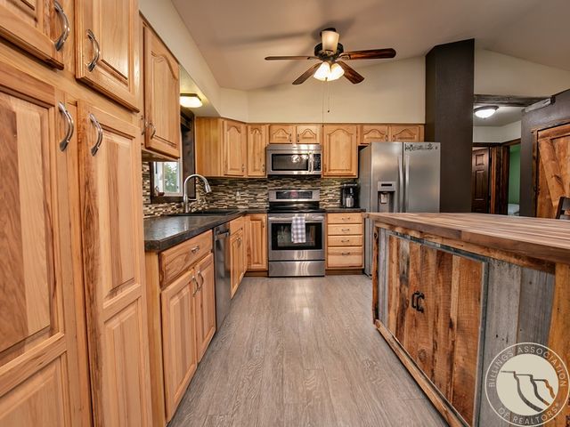 1054 J T Lane, Billings, MT 59101