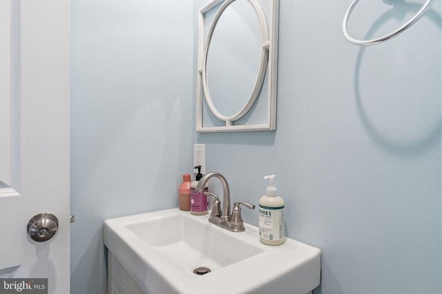 369 LIVEZEY ST, Philadelphia, PA 19128