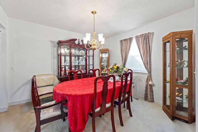 2 Portsmouth Lane, Bella Vista, AR 72715