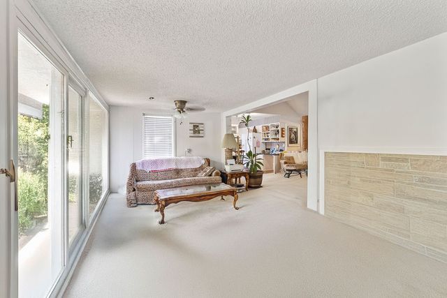 2 Portsmouth Lane, Bella Vista, AR 72715