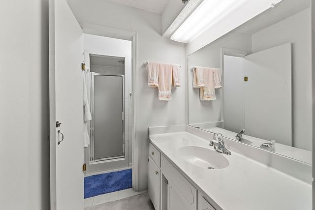 2 Portsmouth Lane, Bella Vista, AR 72715