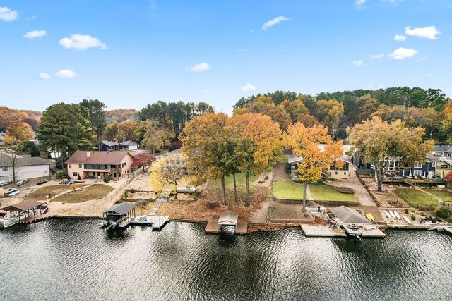 2 Portsmouth Lane, Bella Vista, AR 72715