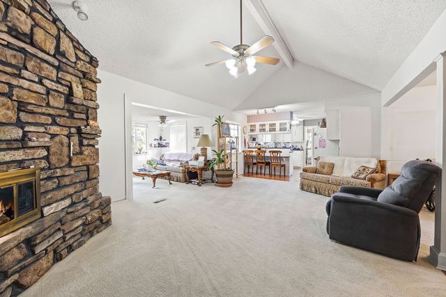 2 Portsmouth Lane, Bella Vista, AR 72715