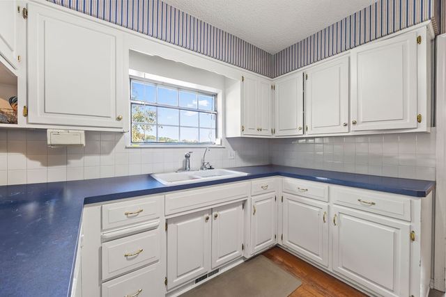 2 Portsmouth Lane, Bella Vista, AR 72715