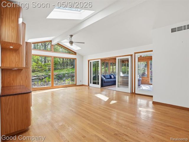 6733 Bloomfield Lane, West Bloomfield, MI 48322