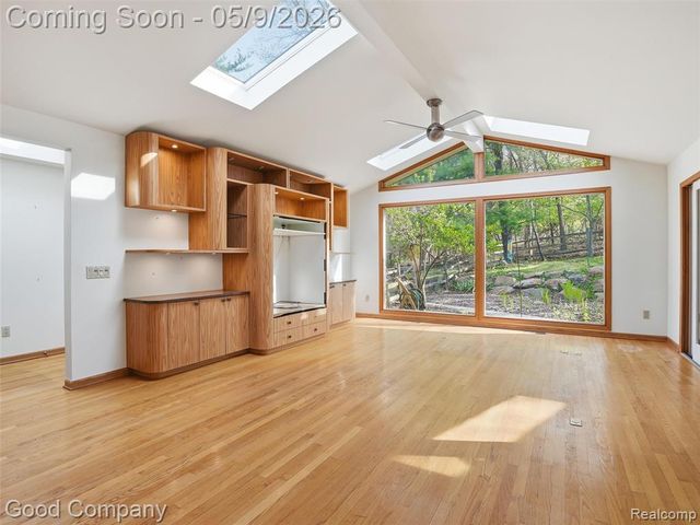 6733 Bloomfield Lane, West Bloomfield, MI 48322