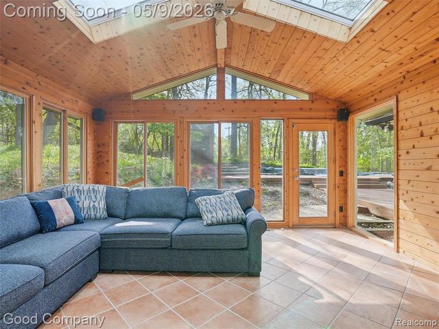 6733 Bloomfield Lane, West Bloomfield, MI 48322