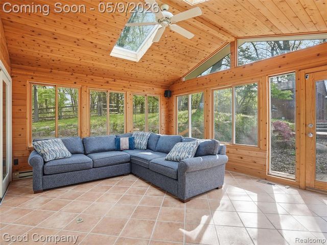 6733 Bloomfield Lane, West Bloomfield, MI 48322