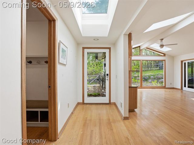 6733 Bloomfield Lane, West Bloomfield, MI 48322