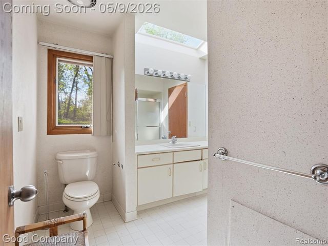 6733 Bloomfield Lane, West Bloomfield, MI 48322