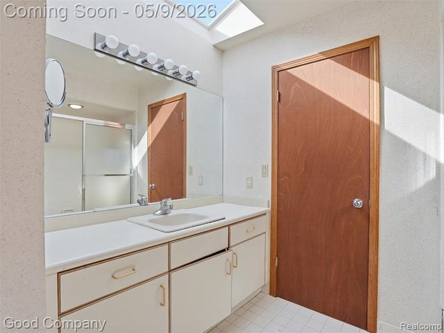 6733 Bloomfield Lane, West Bloomfield, MI 48322
